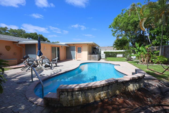 Property Photo:  1259 SW 7th Street  FL 33486 