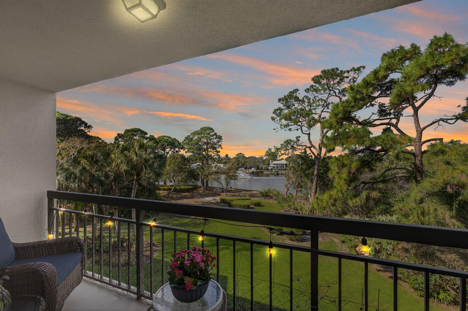 Property Photo: 1901 Marina Isle Way 304 FL 33477