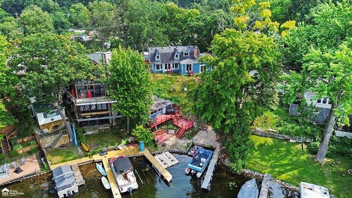 Property Photo:  546 Bellevue Avenue  MI 48362 