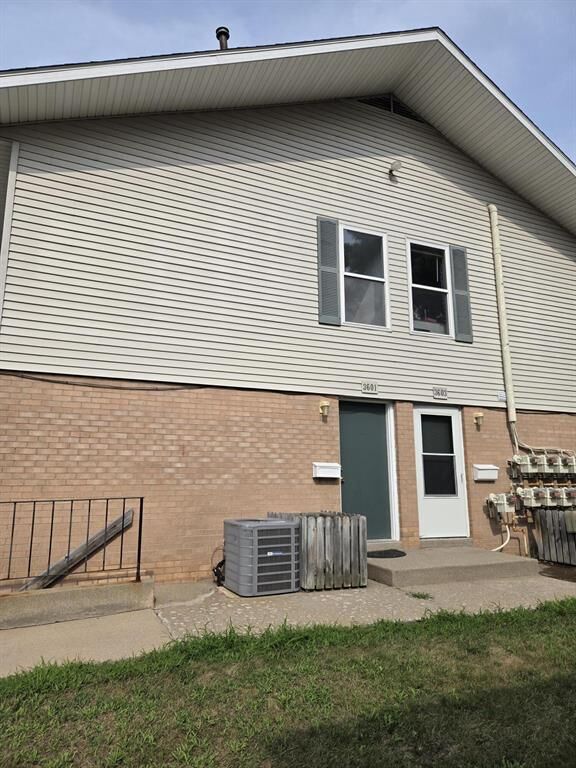 Property Photo: 3601 Kenbrooke Court MI 49006