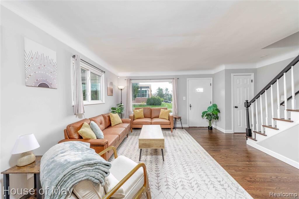 Property Photo:  2099 E Maple Road  MI 48009 