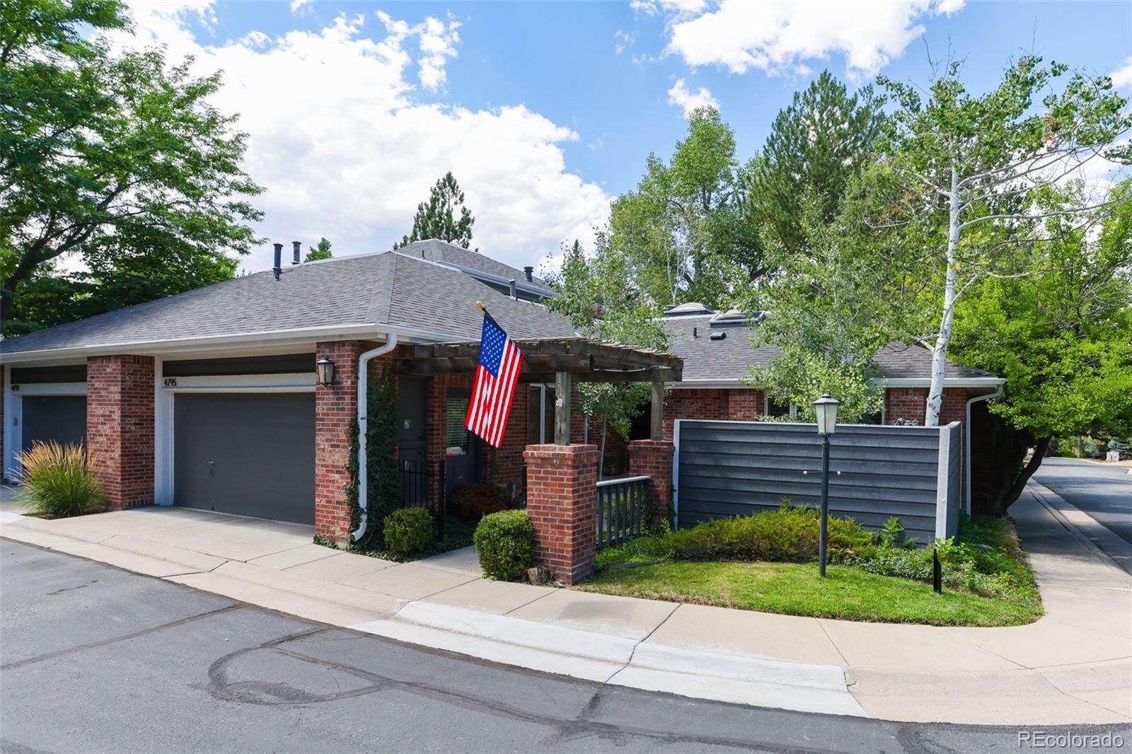 Property Photo:  4795 E Pinewood Circle  CO 80121 