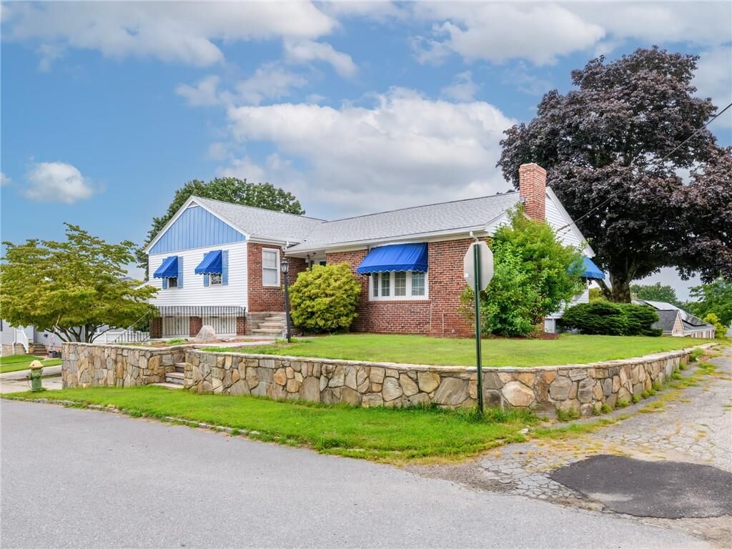 Property Photo:  47 Homeland Street  RI 02919 