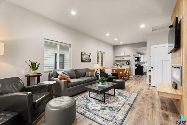 Property Photo: 1306 S Norton Ave SD 57105