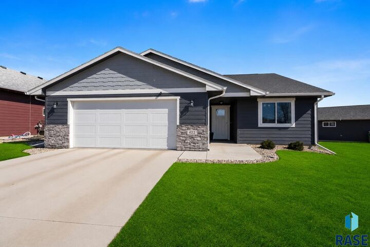 Property Photo: 422 Thelma Ave SD 57032