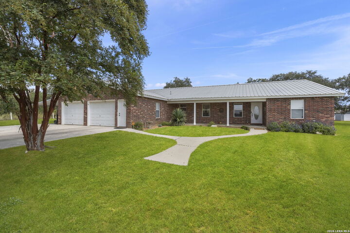 Property Photo: 172 Meadow Lake Dr TX 78155