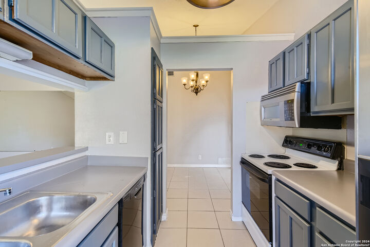Property Photo:  5050 Ayrshire  TX 78217 