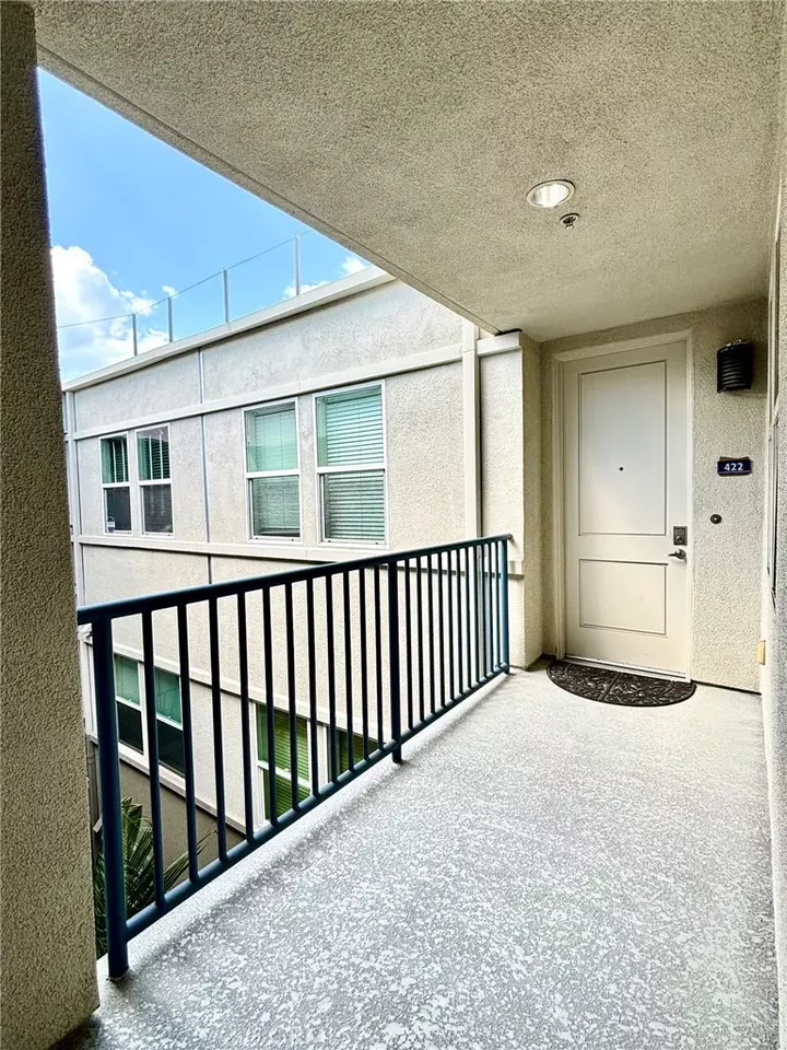 Property Photo: 300 E 4th Street 422 CA 90802