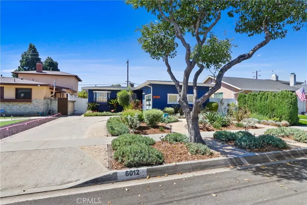 Property Photo:  6012 E Conant  CA 90808 