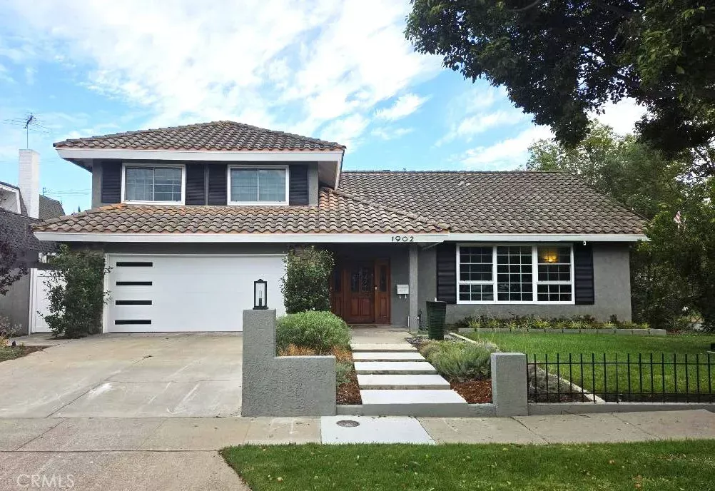 Property Photo:  1902 E Avalon  CA 92705 