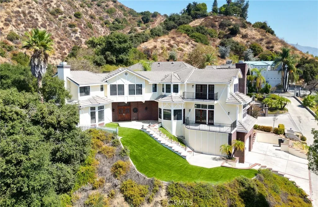 Property Photo:  505 Lotus  CA 91024 