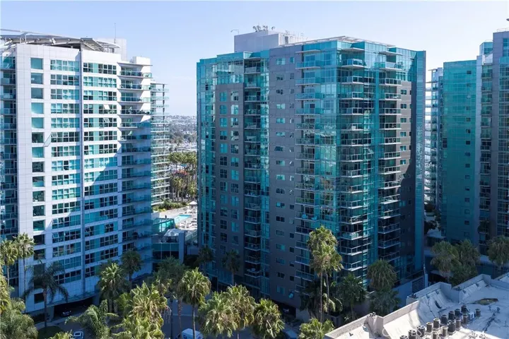 Property Photo:  13650 Marina Pointe Drive 609  CA 90292 