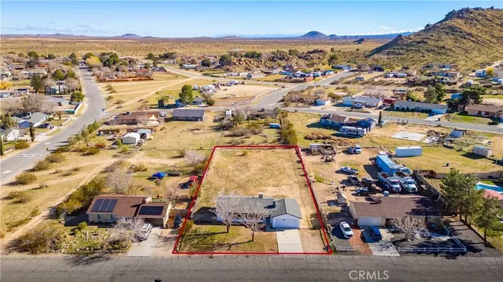 Property Photo: 40054 Ridgemist Street CA 93591