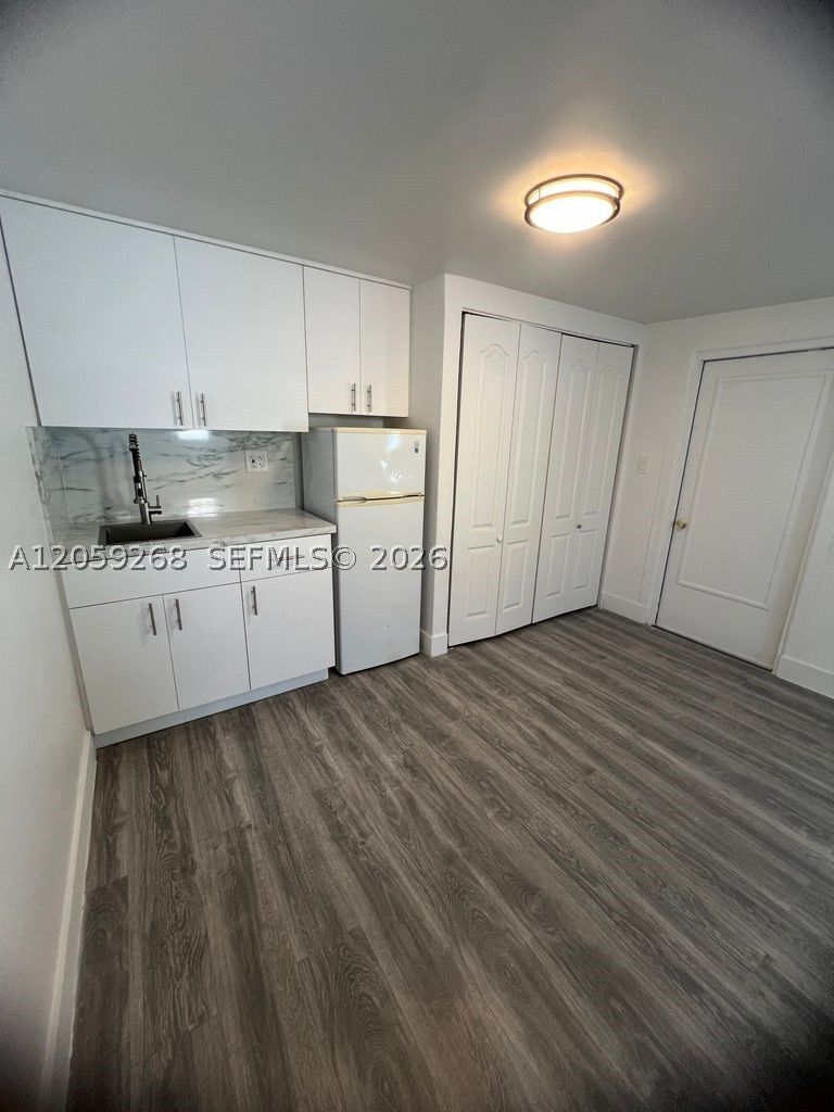 Property Photo: 1999 NW 2nd St 2 FL 33125