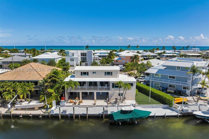 Property Photo: 122 Court Contessa FL 33036