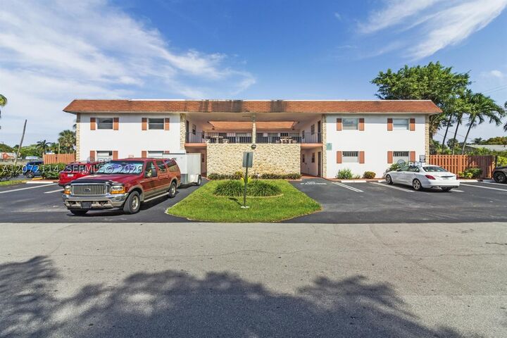 Property Photo:  344 SW 1st St 6  FL 33060 