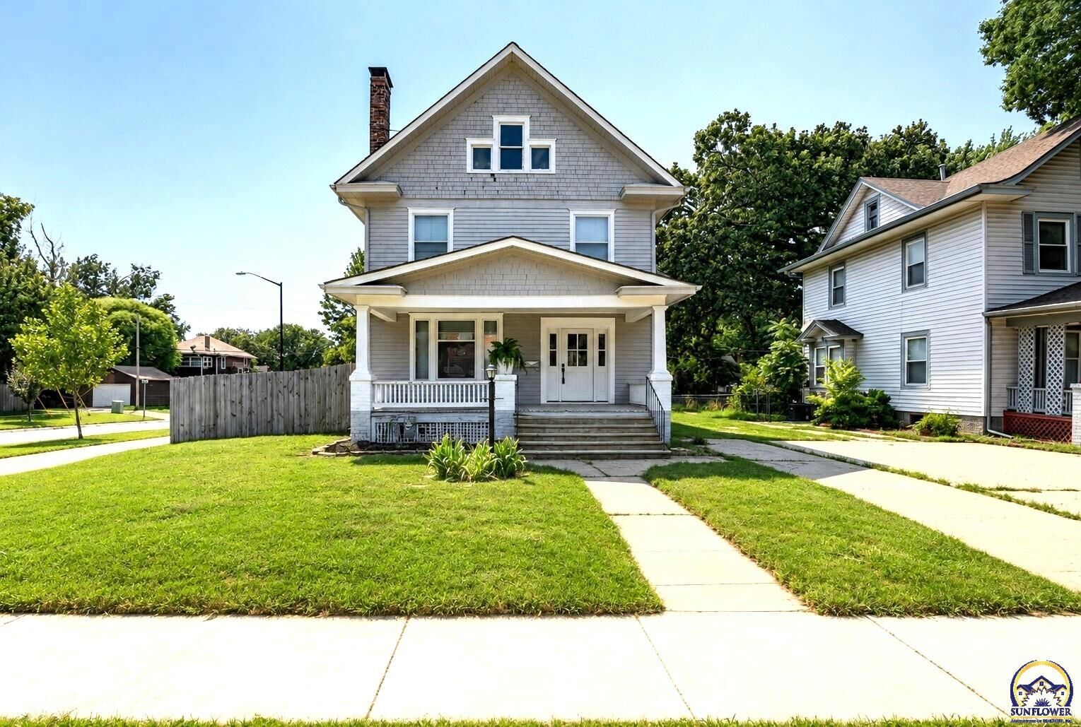 Property Photo:  1197 SW College Ave  KS 66604 