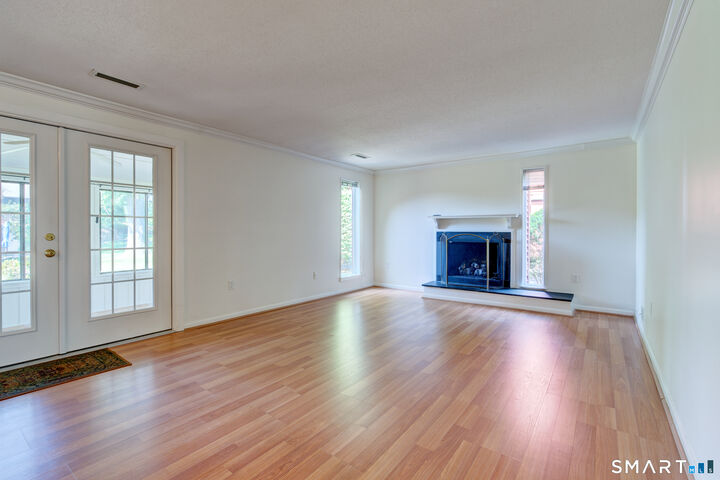 Property Photo:  272 Hollister Way West 272  CT 06033 