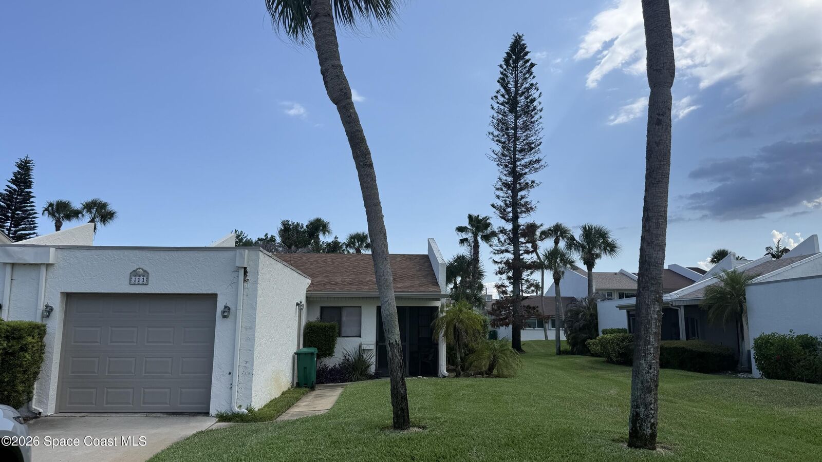 Property Photo:  411 Hawthorne Court  FL 32937 