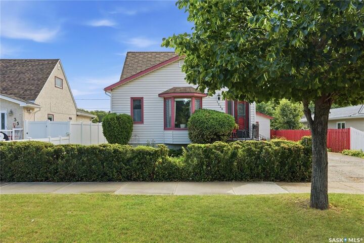 1229 Willow Avenue — photo 1