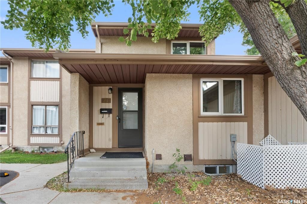 Property Photo:  1128 McKercher Drive 21  SK S7H 4Y7 