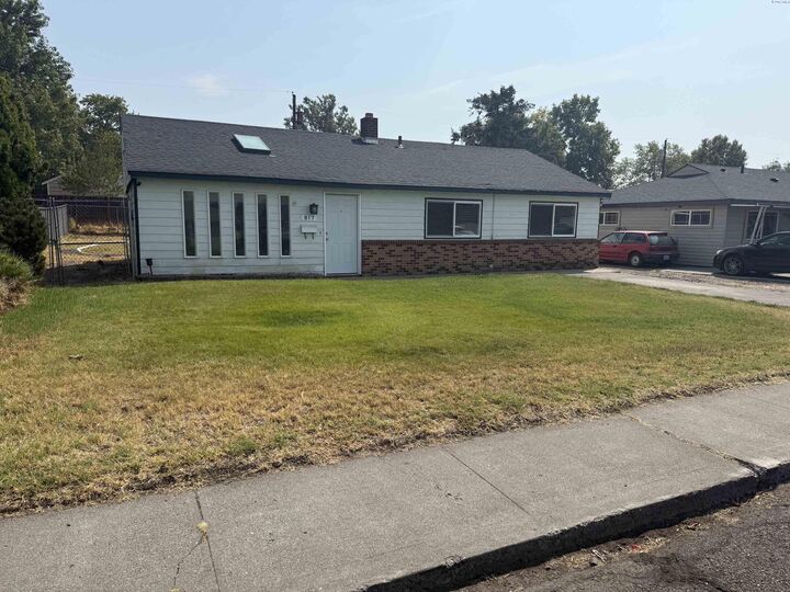 Property Photo: 817 S Garfield St. WA 99336
