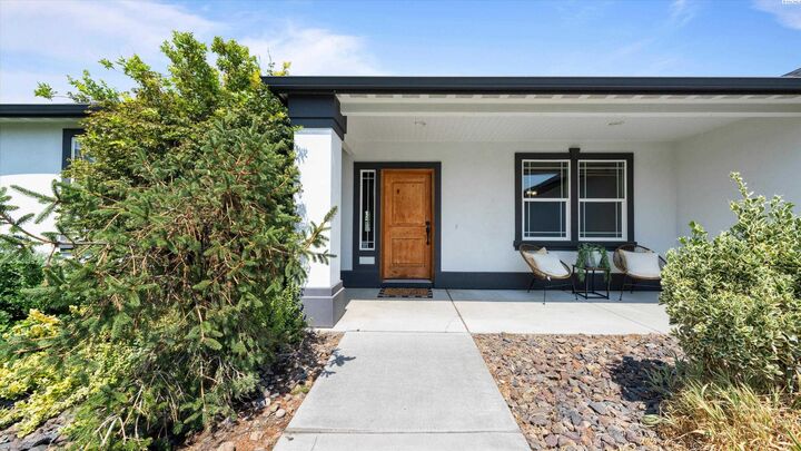 Property Photo: 4519 Indian Ridge Dr WA 99301