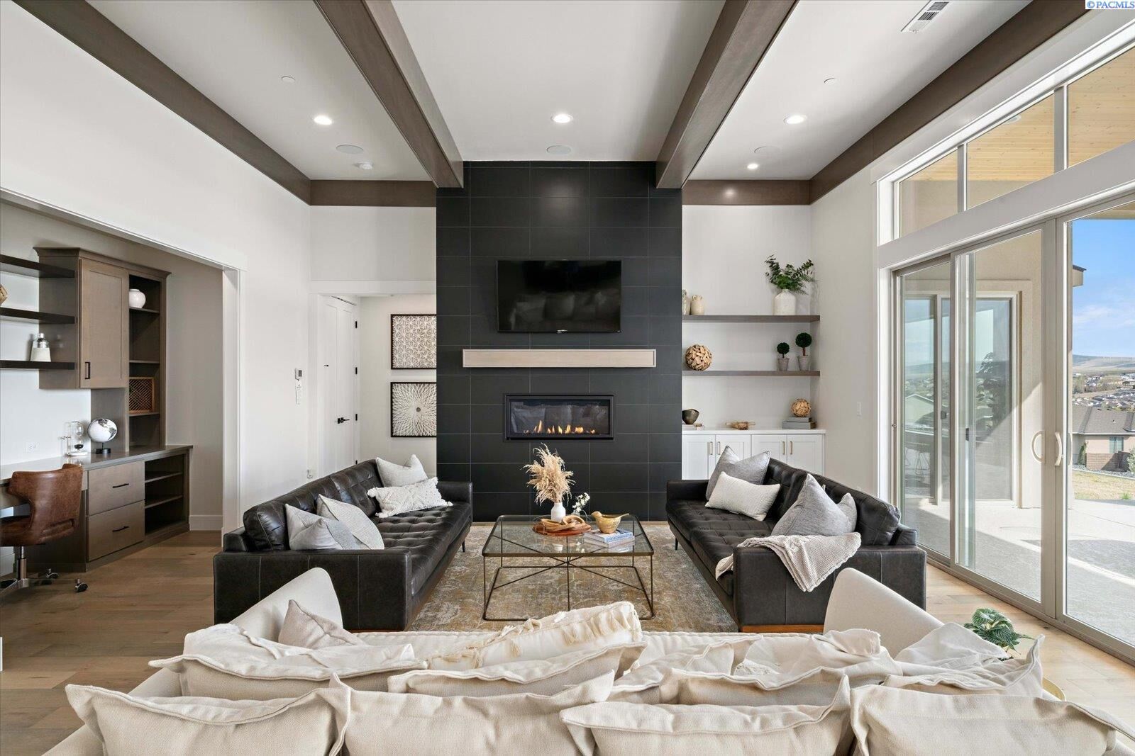 Property Photo:  7440 W 22nd Place  WA 99338 
