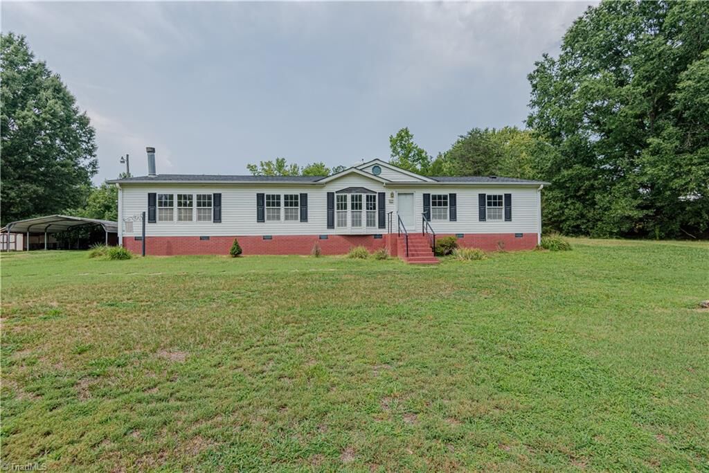 Property Photo: 127 Shelby Lane NC 27025