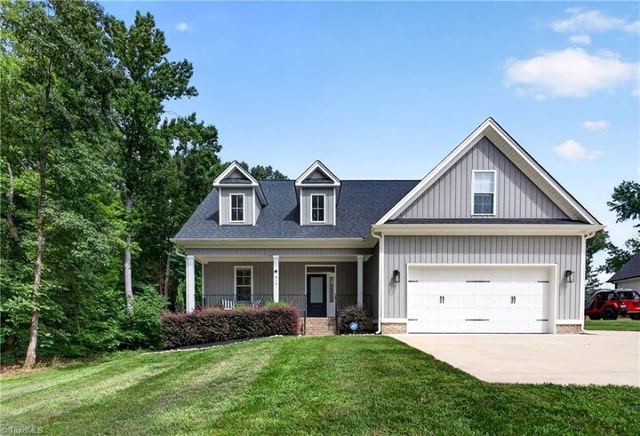 Property Photo:  915 Aberdeen Road  NC 27265 