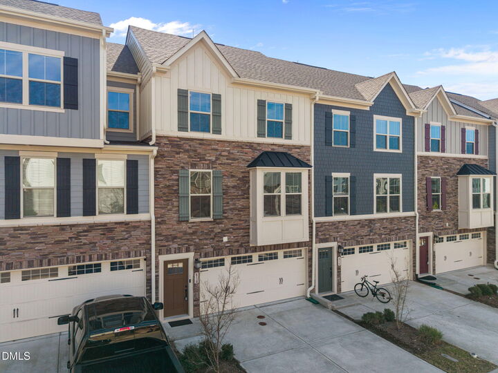 Property Photo: 816 Channing Park Circle NC 27519