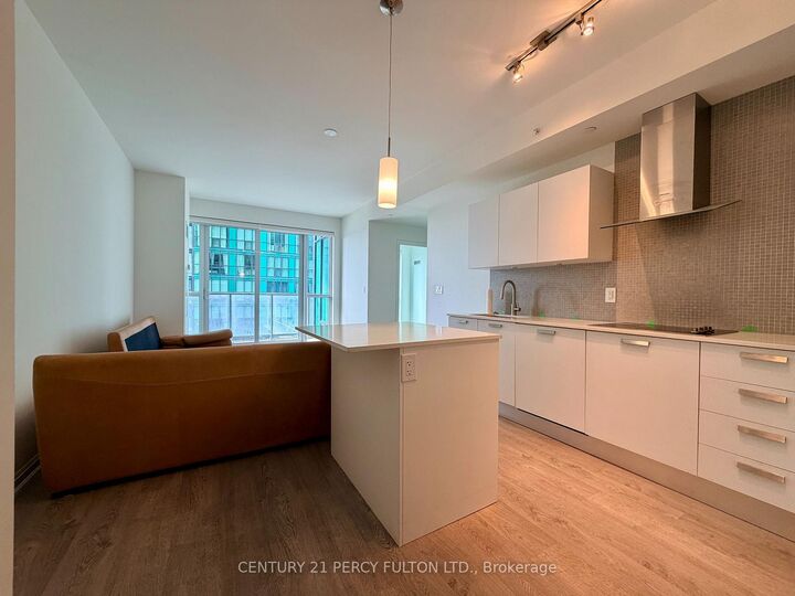 Property Photo: 9 Bogert Avenue 705 ON M2N 0H3