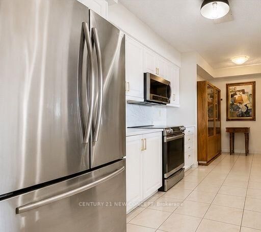 Property Photo: 100 Upper Madison Avenue 2601 ON M2N 6M4