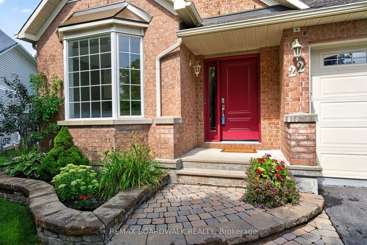 Property Photo: 22 Burnstead Crescent ON K2M 2T7