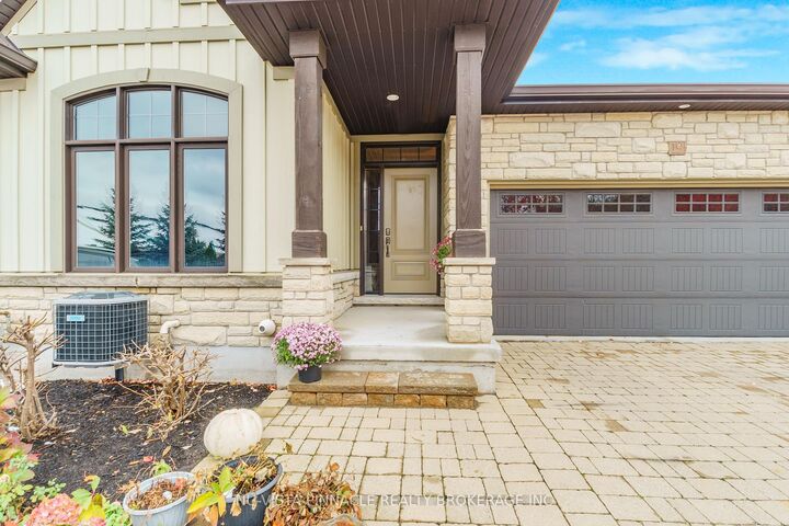 19 Hillside Drive E 10 — photo 1