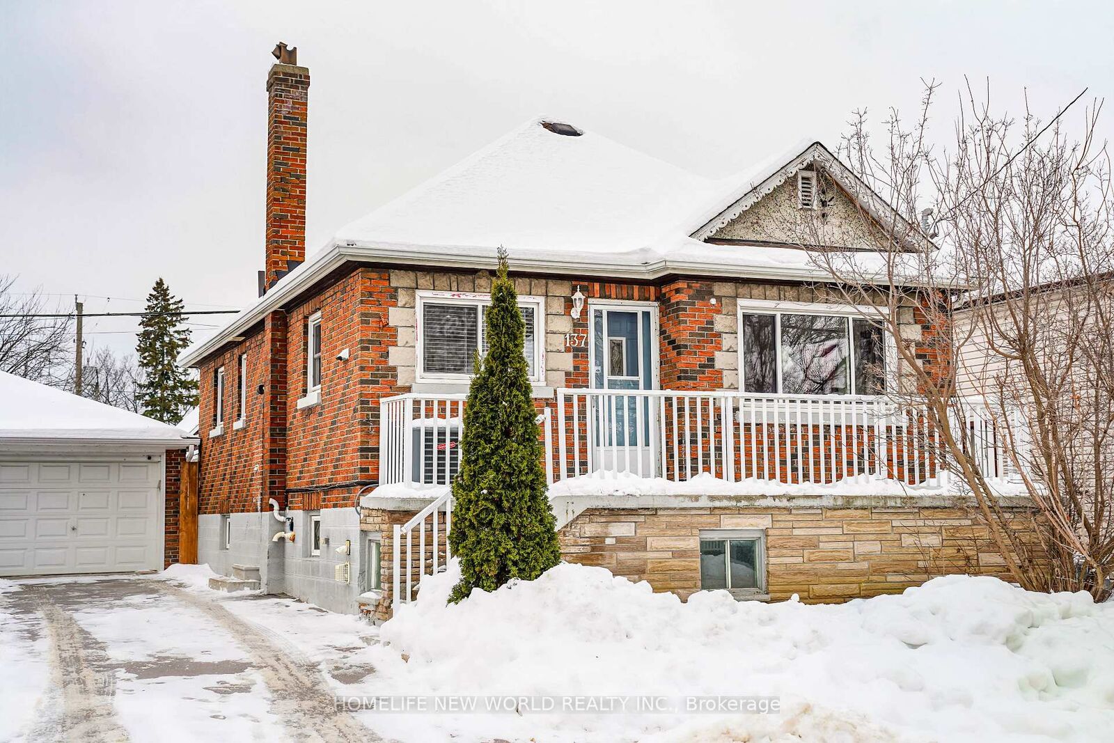 Property Photo: 137 Banting Avenue ON L1H 2M5