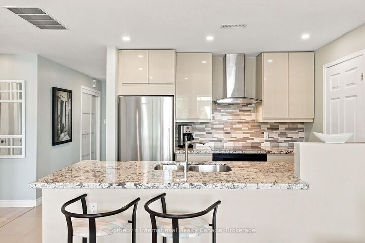 Property Photo: 464 Mariners Way ON L9Y 5C7