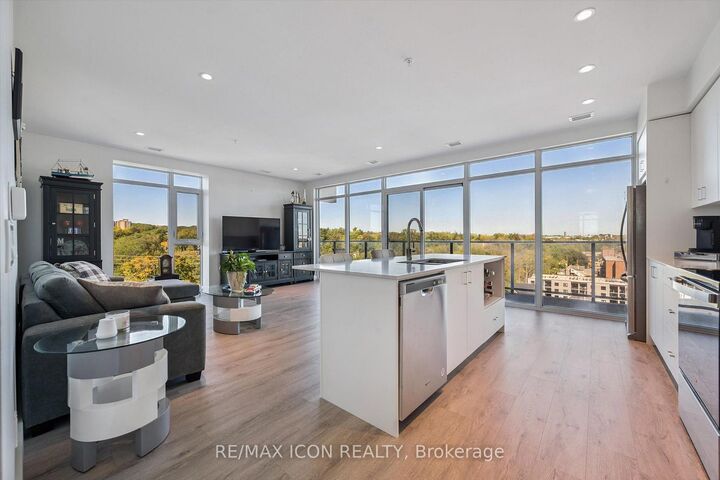 Property Photo: 15 Glebe Street 902 ON N1S 0C3