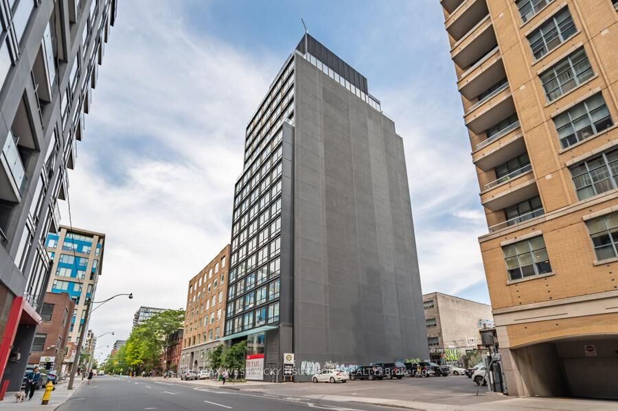Property Photo: 458 Richmond Street W 806 ON M5V 0S9