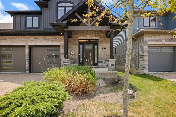 Property Photo: 1061 Eagletrace Drive 177 ON N6G 0T3