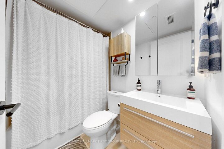 8 Fieldway Road 505 — photo 1