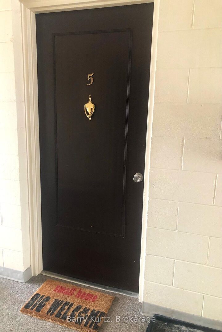 Photo de la propriété:  1 Sunnylea Crescent 5  ON N1E 1W1 