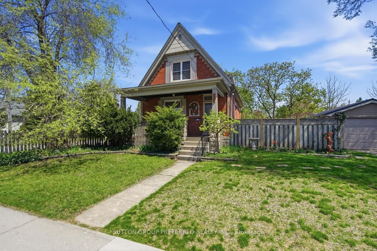 Property Photo:  178 East Street  ON N5Z 2R8 