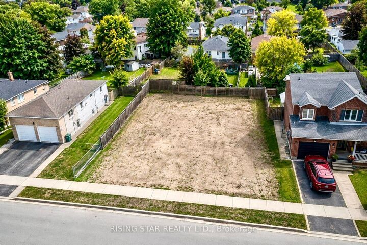 Property Photo:  706 Cochrane Street  ON L1N 5J5 