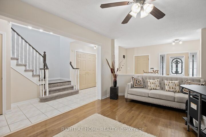 Property Photo:  71 Hutton Place  ON L1C 5H5 