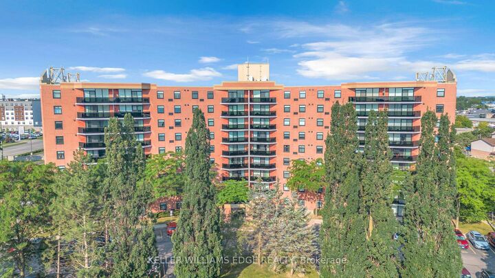 Property Photo: 9 Bonheur Court 815 ON N3P 1Z5