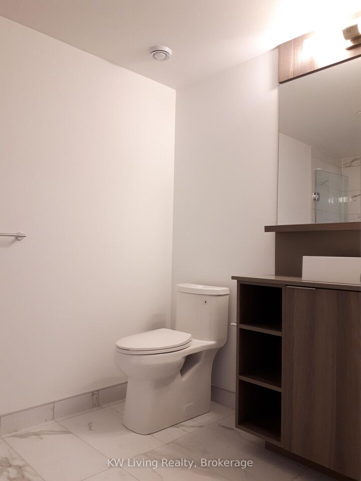 Property Photo: 85 Wood Street 4203 ON M4Y 0E8