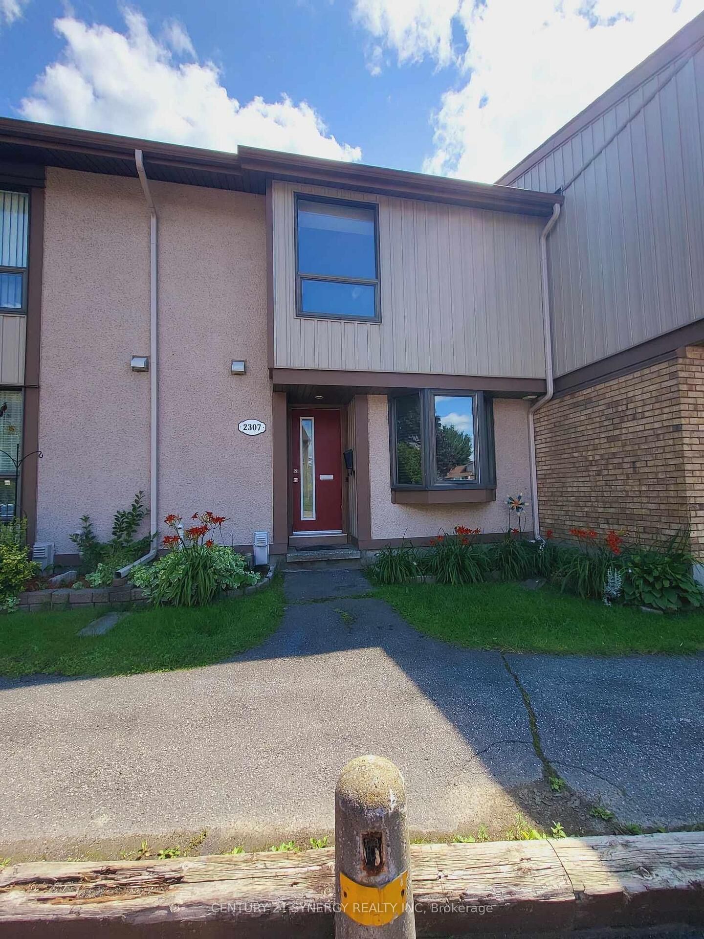 Property Photo:  2307 Stonehenge Crescent  ON K1B 4N7 