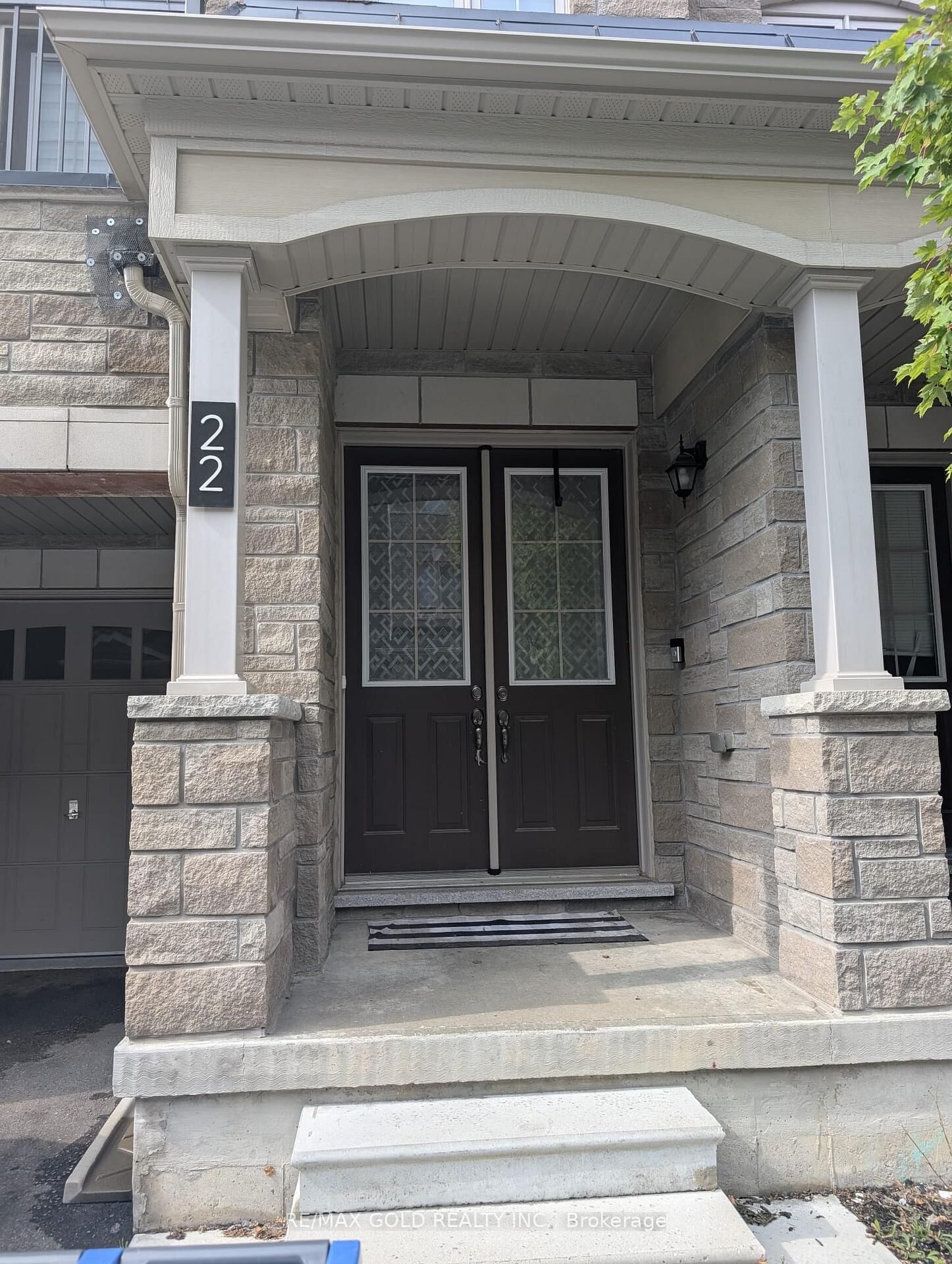 Property Photo:  22 Faye Street  ON L6P 4M9 