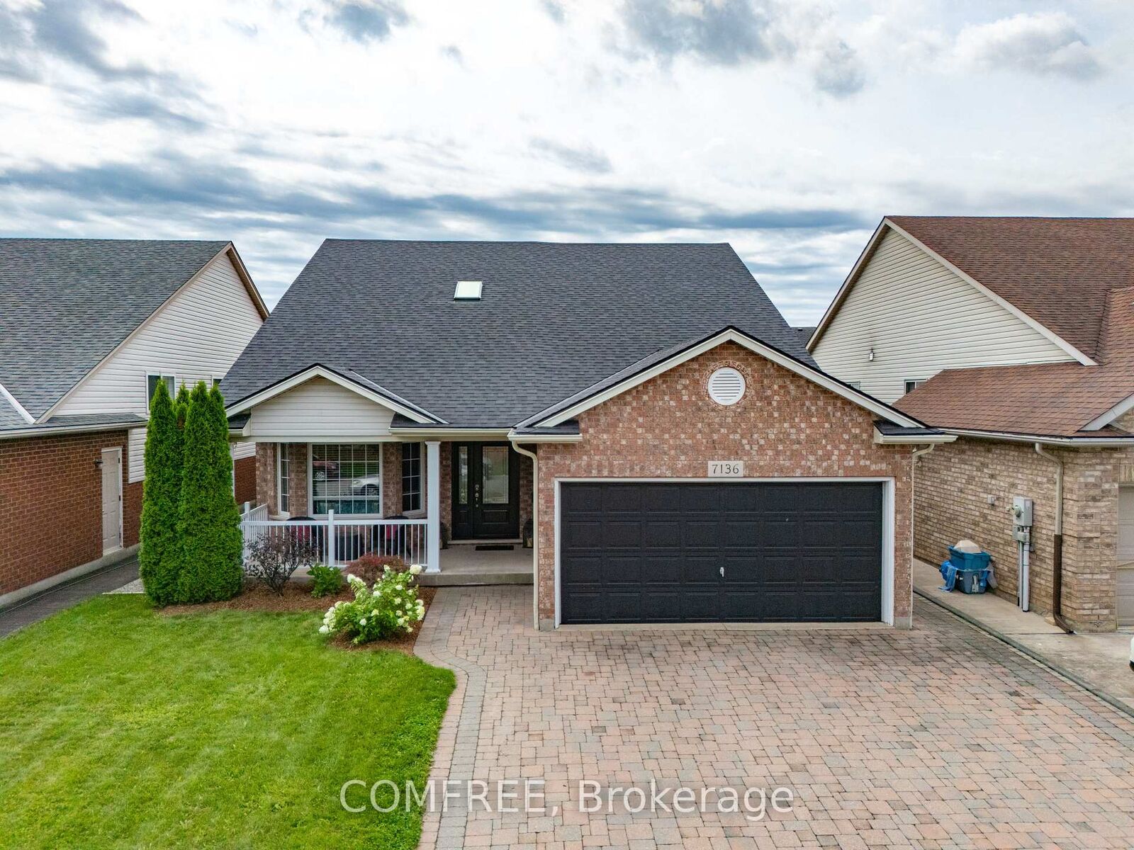 Property Photo: 7136 Julie Drive ON L2H 3L4